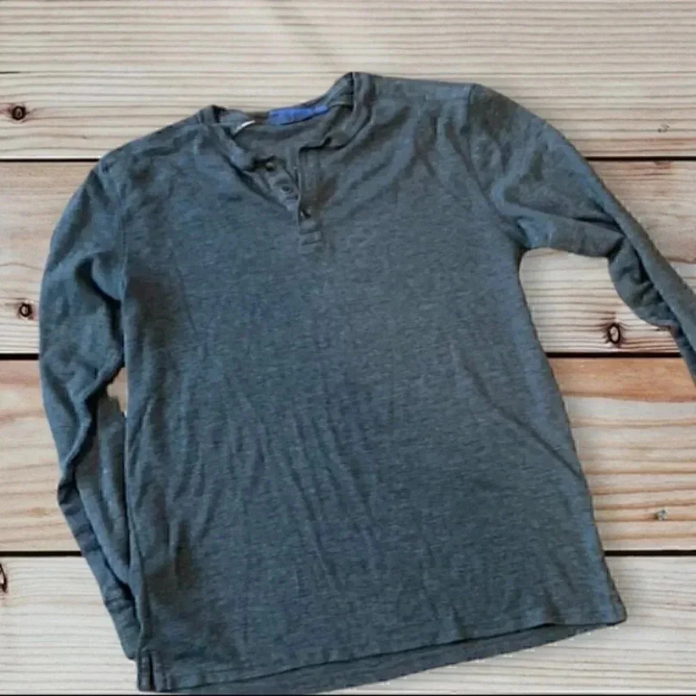 Apt 9 men’s shirt